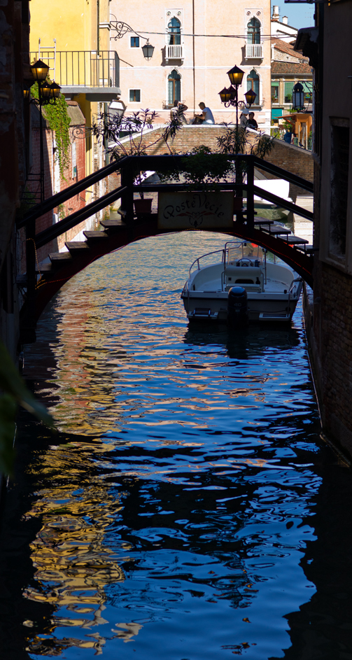 L1000869 Canal Bridge in Venice Unsharpened
