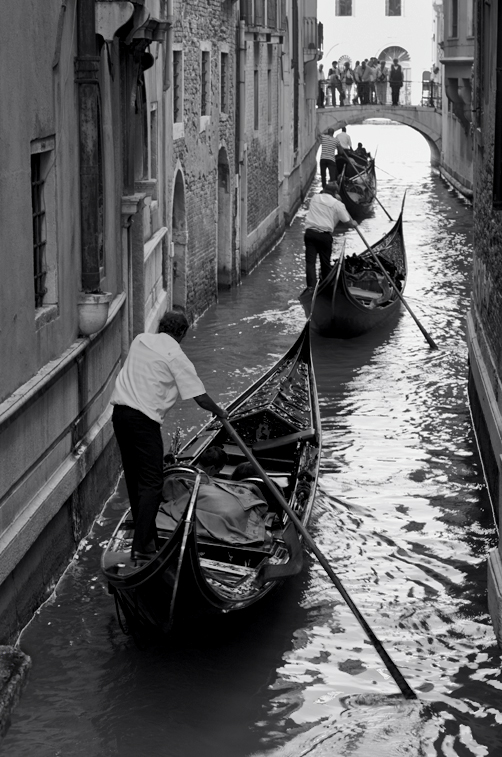 L1000914 Four Gondoliers Unsharpened Mono