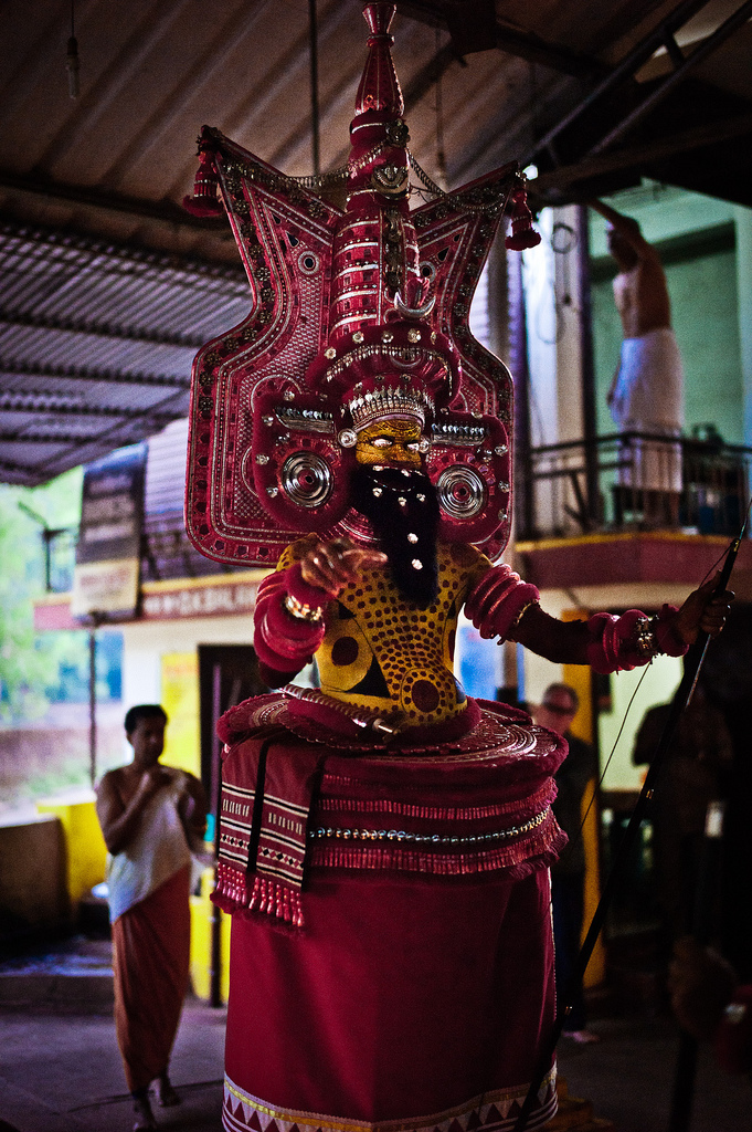 The Theyyams of Kerala – A Photo Essay – By Ashwin Rao | Steve Huff Hi-Fi  and Photo