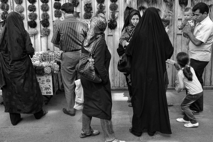 iran-street-photography-24