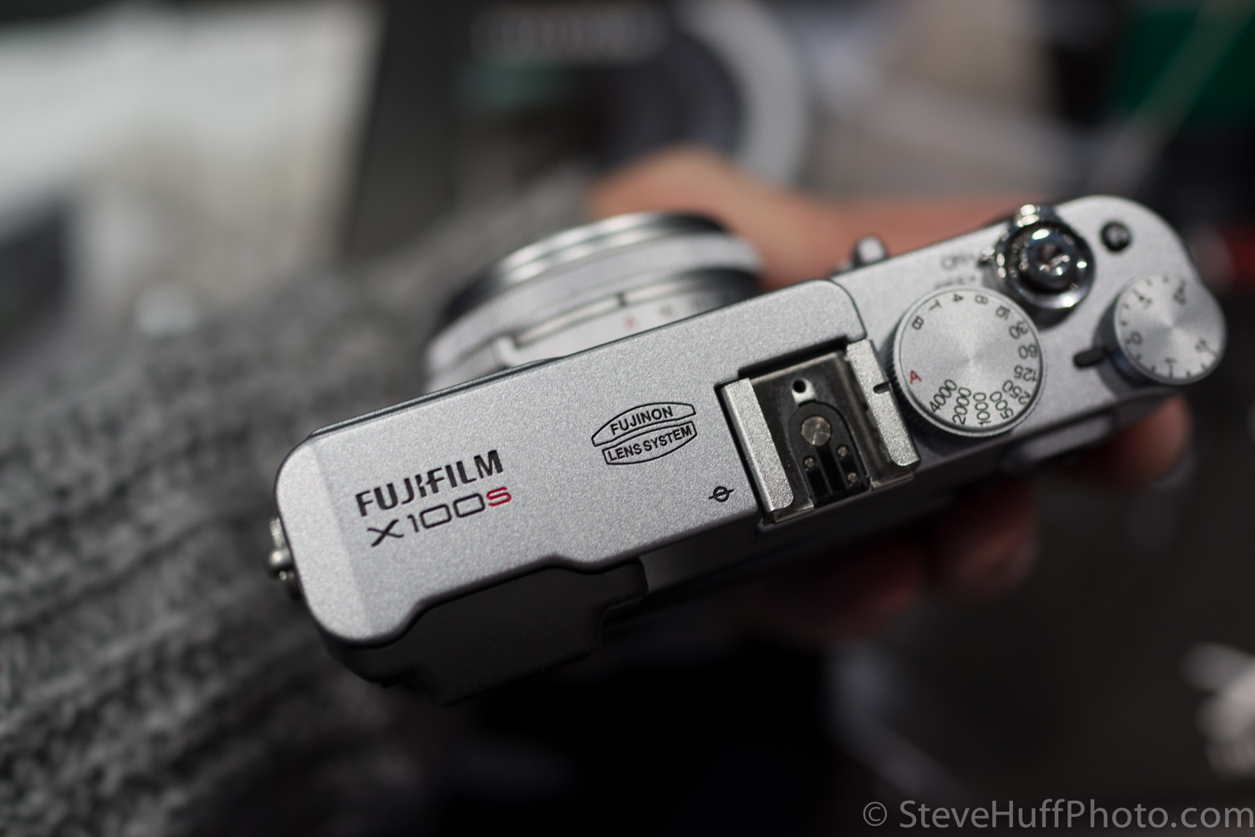 Fuji X100s Manual Focus and Auto Focus Demo and Explanation Video