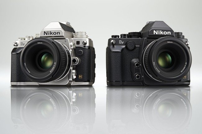 Nikon-Df-blakc-and-silver