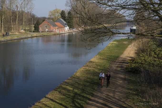 Early spring at the canal