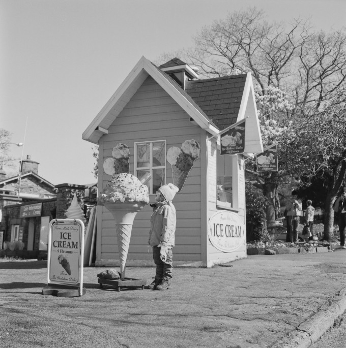 Noah ice cream hut - Rolleiflex