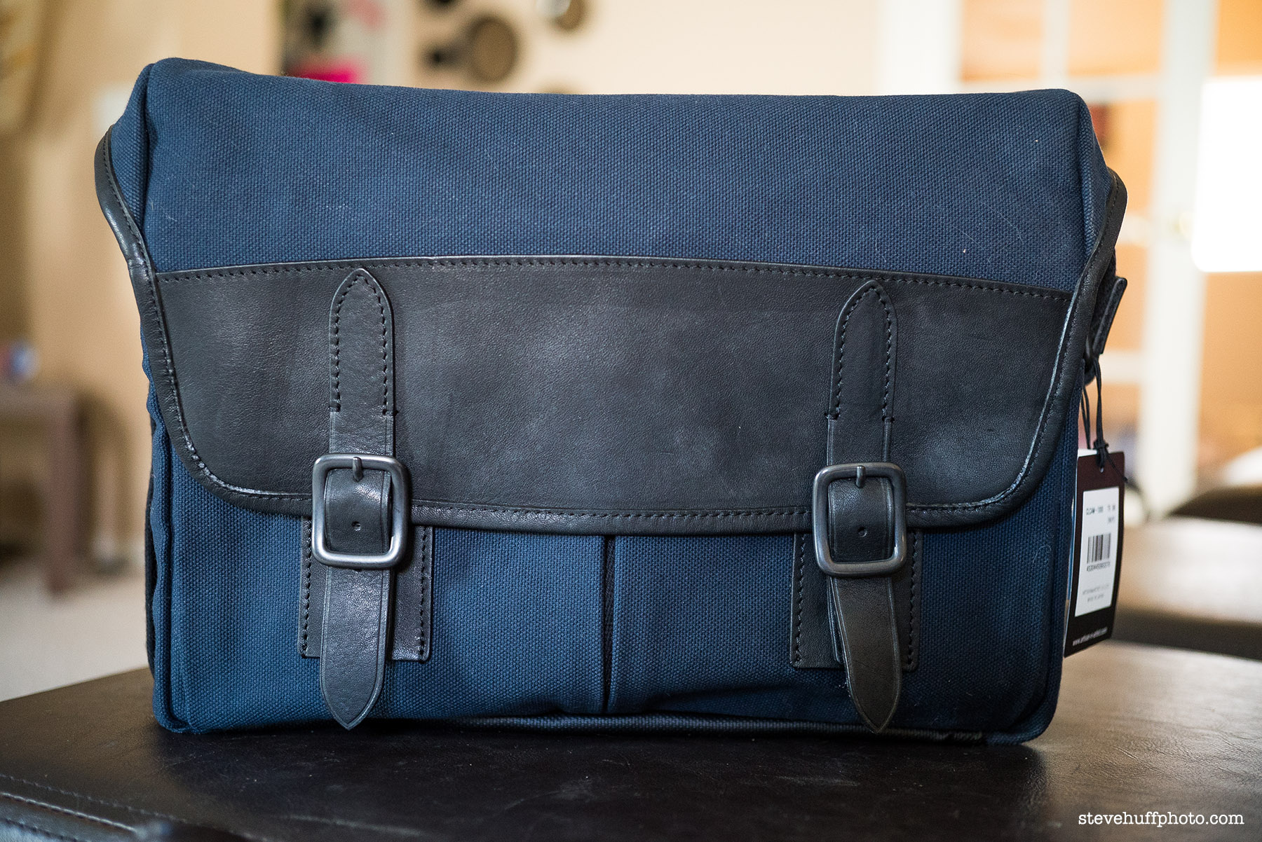 The new Artisan & Artist CLCAM-1000 Camera Bag