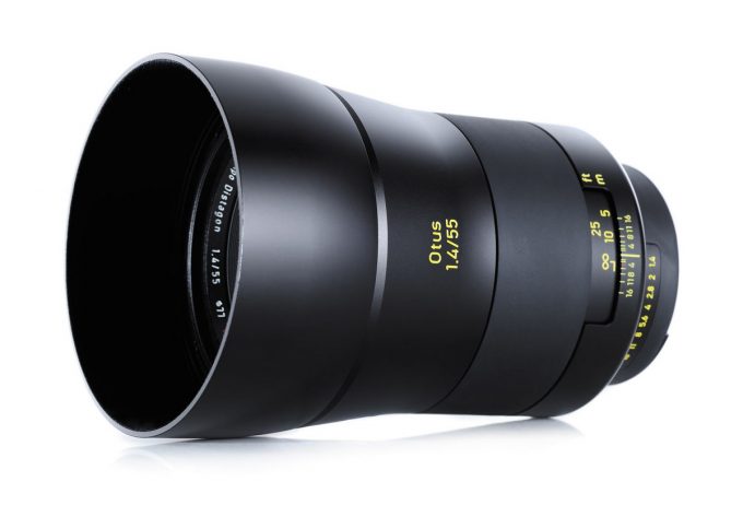 zeiss-otus-55mm-side-hood