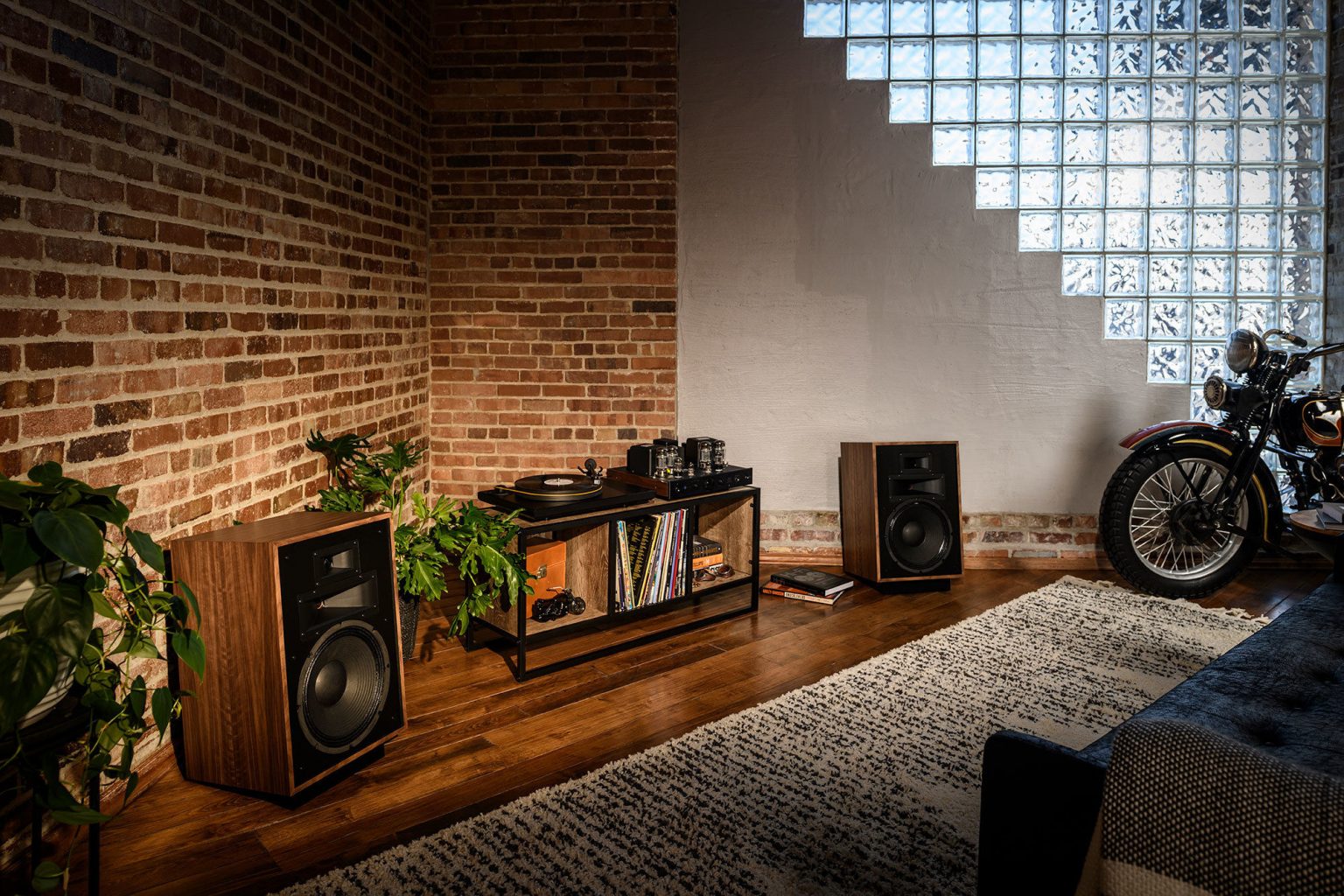 Klipsch Heresy IV Speaker Review. Klipsch steps into the Audiophile