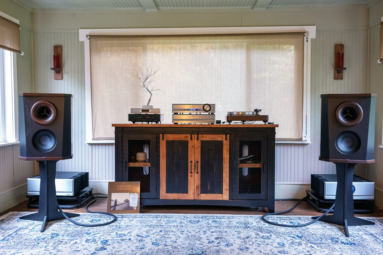 The Fleetwood Deville Speaker Review. Steve Huff HiFi and Photo