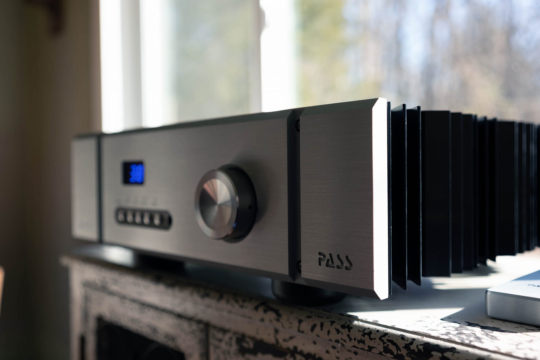 The Pass Labs INT-25 Integrated Amplifier Review. The Sweetest ...